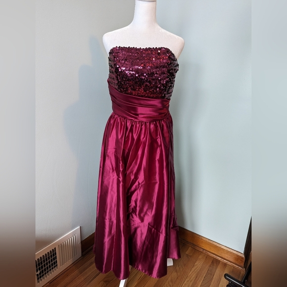 EXTREMELY RARE 1989 Union Made Prom Gown - Picture 10 of 10